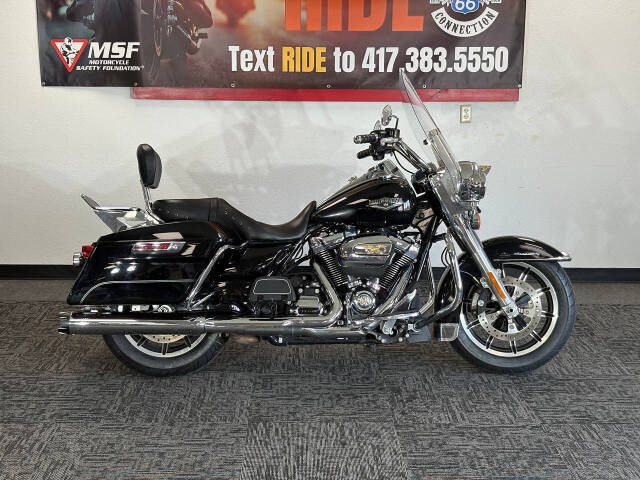 2017-harley-davidson-road-252520king_23_