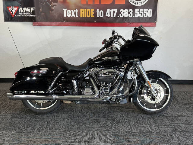 2023-harley-davidson-road-252520glide_22_